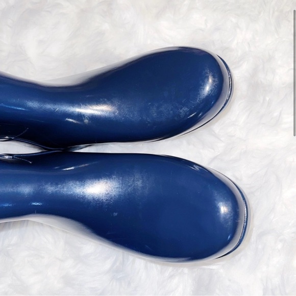 Hunter
TALL NAVY GLOSS BOOTS SIZE 8 - Picture 5 of 12